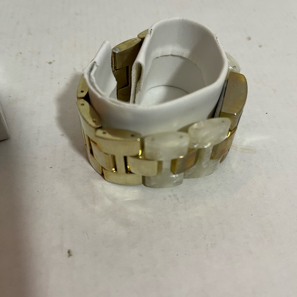 Ladies Watch - Picture 4 of 4